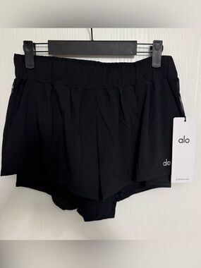 New ALO Yoga Women's Black Athletic Shorts Sport Star short small